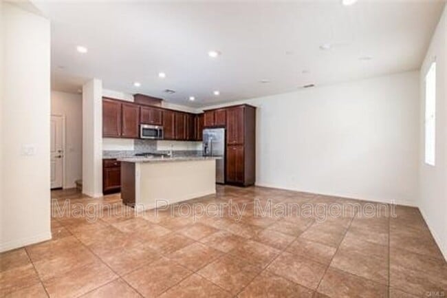 40347 Calle Real in Murrieta, CA - Building Photo - Building Photo