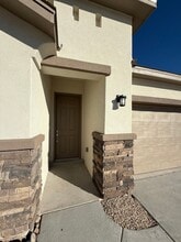 5008 Sand Strm Rd in Las Cruces, NM - Foto de edificio - Building Photo