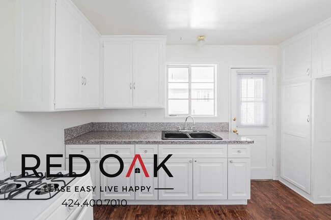 1315 Laurel Ave, Unit B in West Hollywood, CA - Building Photo - Building Photo