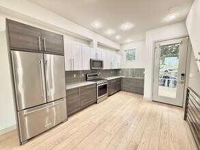 2857 Franklin Ave E in Seattle, WA - Building Photo - Building Photo