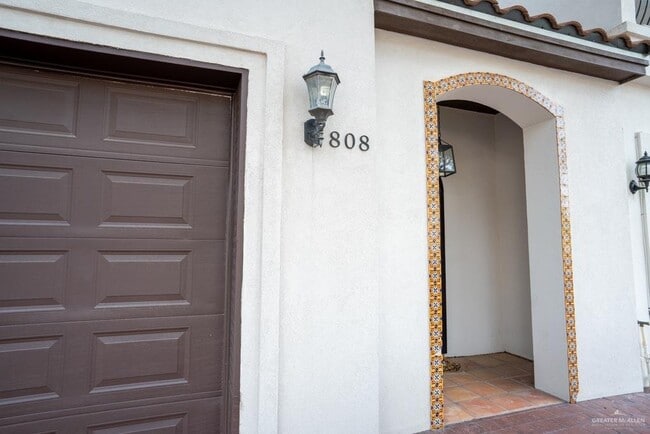 21 S 5th St in McAllen, TX - Building Photo - Building Photo