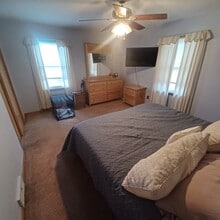 2392 Warrensville Center Rd in University Heights, OH - Foto de edificio - Building Photo