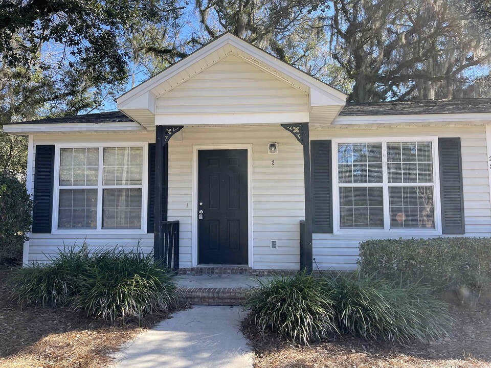 2311 Garland Ct in Tallahassee, FL - Building Photo