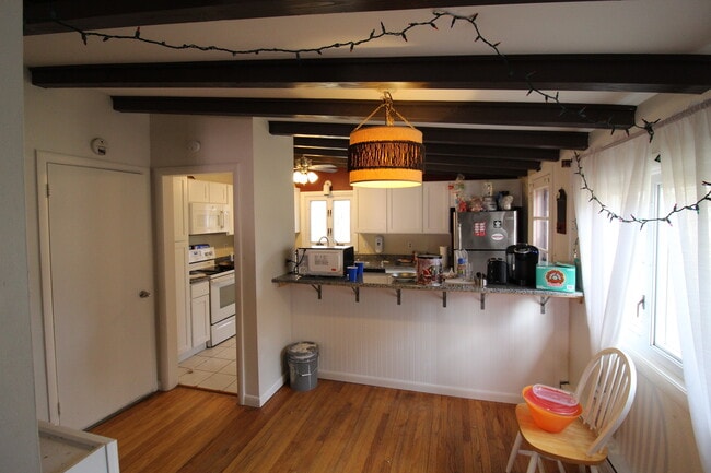 5 Cobblestone Rd in Bloomfield, CT - Foto de edificio - Building Photo