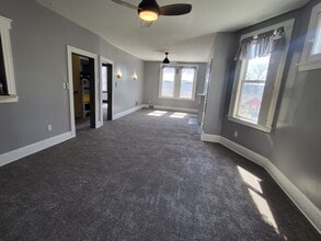 937 Jackman Ave, Unit 2 in Pittsburgh, PA - Foto de edificio - Building Photo