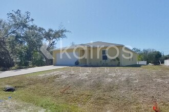 262 Grenada St NW in Port Charlotte, FL - Building Photo - Building Photo