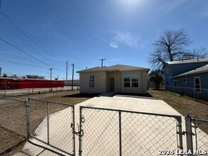 114 Grosvenor St in San Antonio, TX - Building Photo - Building Photo