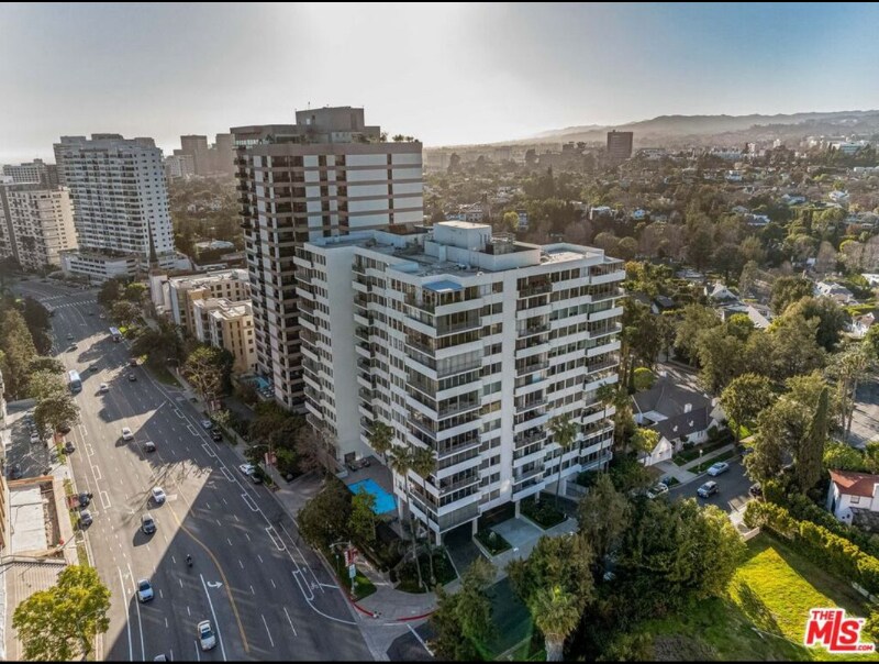 10433 Wilshire Blvd in Los Angeles, CA - Building Photo