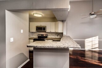 905 Harbor House Dr in Madison, WI - Building Photo - Building Photo