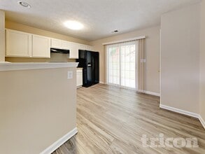 201 St Charles Ave in Dallas, GA - Foto de edificio - Building Photo