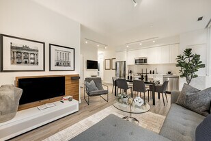 Aberdeen On the Kingsway in Toronto, ON - Building Photo