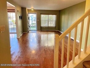 206 Brookfield Dr in Jackson Township, NJ - Building Photo - Building Photo