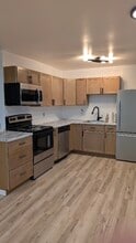 1668 Scenic Dr in Dayton, OH - Foto de edificio - Building Photo