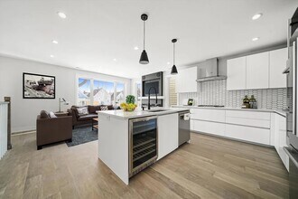 4222 N Bernard St in Chicago, IL - Building Photo - Building Photo