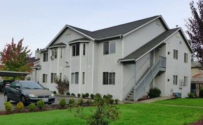 1004 37th St SE in Auburn, WA - Building Photo