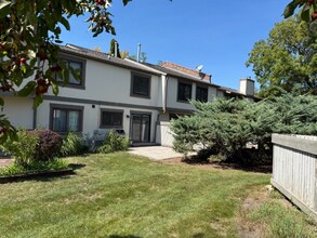 2494 Smith St in Rolling Meadows, IL - Foto de edificio - Building Photo