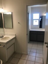 6804 Wilson Rd in Bakersfield, CA - Building Photo - Building Photo