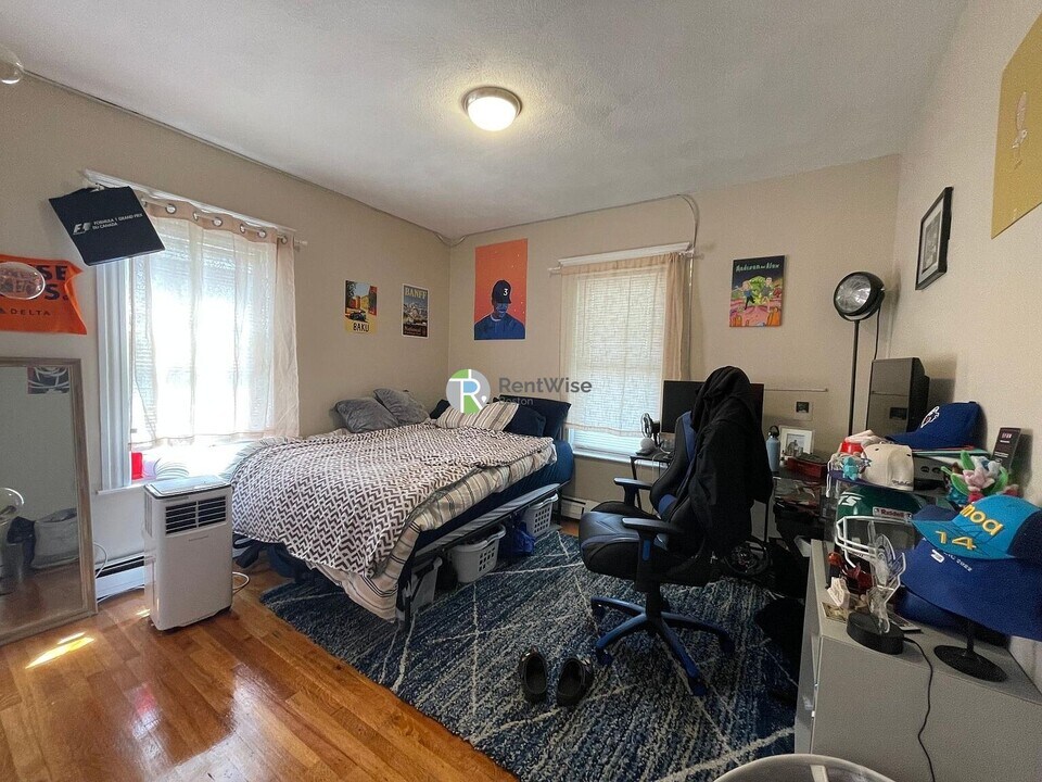 12 Berwick Rd in Medford, MA - Building Photo