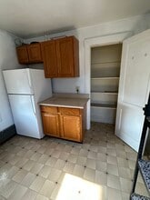 2 E Elm St, Unit # 2 in Shillington, PA - Foto de edificio - Building Photo