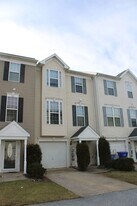 4077 Majestic Ct in Dover, PA - Building Photo