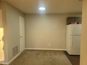 30 Thayer Pond Dr in Oxford, MA - Building Photo - Building Photo