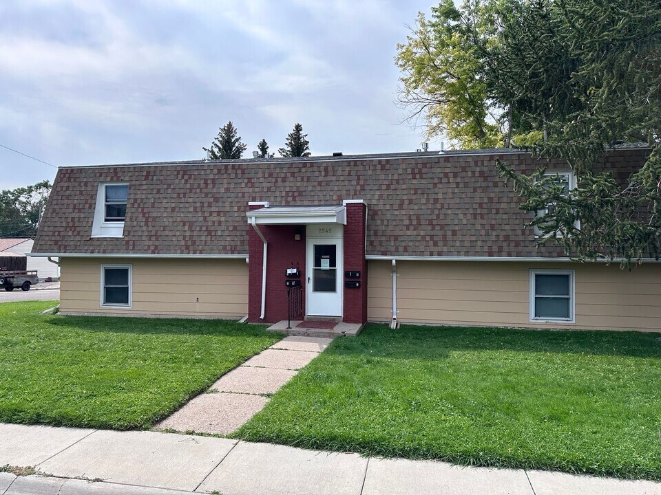 2545 E 9th St in Cheyenne, WY - Building Photo