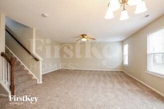 15543 Dusty Trail in Noblesville, IN - Foto de edificio - Building Photo