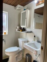 3246 NE 85th St, Unit #1 in Seattle, WA - Foto de edificio - Building Photo