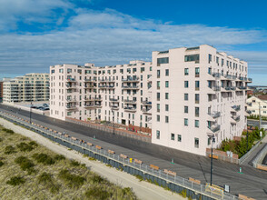 Ocean Club at Long Beach in Long Beach, NY - Foto de edificio - Building Photo