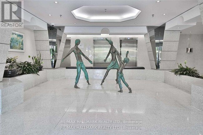 306-2466 EGLINTON Ave in Toronto, ON - Building Photo - Building Photo