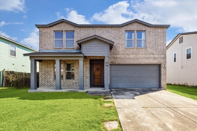 668 NW Crossing Dr in New Braunfels, TX - Foto de edificio - Building Photo
