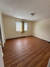 351 Pawtucket Blvd in Lowell, MA - Foto de edificio - Building Photo