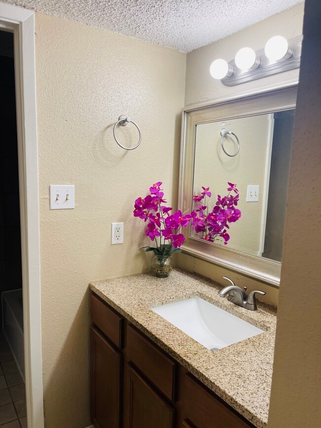 1500 Bay Area Blvd, Unit Taylorcrest in Houston, TX - Foto de edificio - Building Photo