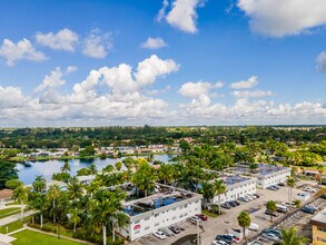 Sunset Apartments in Sunrise, FL - Foto de edificio - Building Photo