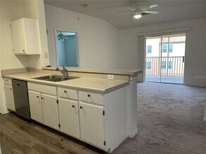 5479 Vineland Rd-Unit -9312 in Orlando, FL - Building Photo - Building Photo