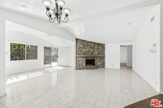 20500 Archwood St in Los Angeles, CA - Building Photo - Building Photo