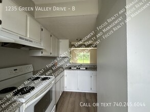 1235 Green Valley Dr in Heath, OH - Building Photo - Building Photo
