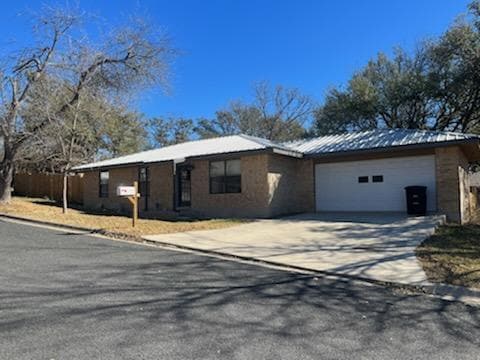 property at 302 Medio Vista Dr