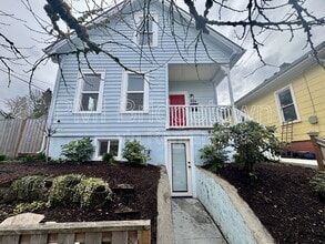 834 NE Shaver St in Portland, OR - Building Photo - Building Photo