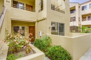 3957 Nobel Dr in San Diego, CA - Building Photo