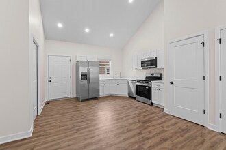 4448 Evanston Ave in Indianapolis, IN - Building Photo - Building Photo