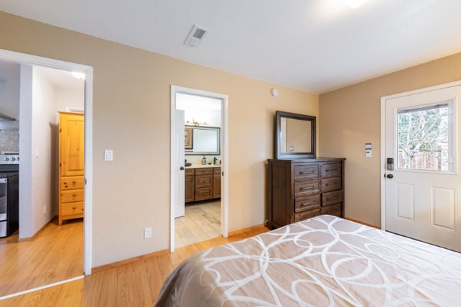 1841 Bahia St in San Mateo, CA - Building Photo - Building Photo