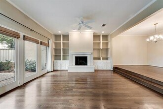4150 Woodcreek Dr in Dallas, TX - Building Photo - Building Photo