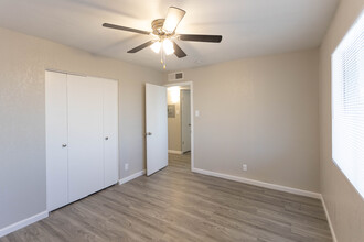 Paso Oeste Apartments in El Paso, TX - Building Photo - Building Photo