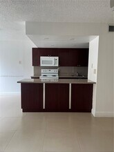 9310 W Flagler St in Miami, FL - Building Photo - Building Photo
