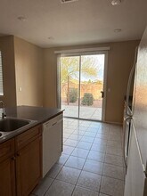 62 Blaven Dr in Henderson, NV - Building Photo - Building Photo