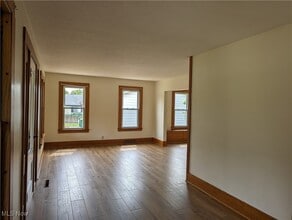 16117 E High St in Middlefield, OH - Building Photo - Building Photo