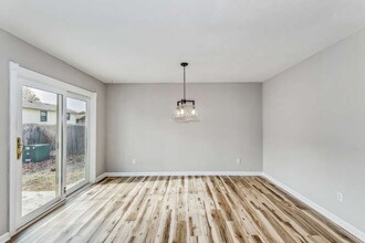 5743 E Ayesbury Cir in Wichita, KS - Building Photo - Building Photo