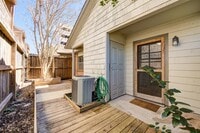 1917 Augusta Dr photo'