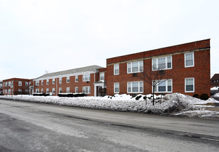 Shaker Gateway in Shaker Heights, OH - Building Photo - Building Photo